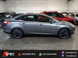 FORD - FOCUS - 2014/2015 - Cinza - R$ 52.900,00