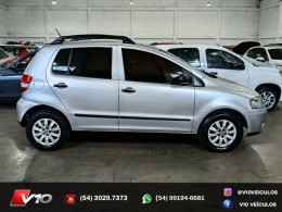 VOLKSWAGEN - FOX - 2004/2005 - Prata - R$ 18.900,00