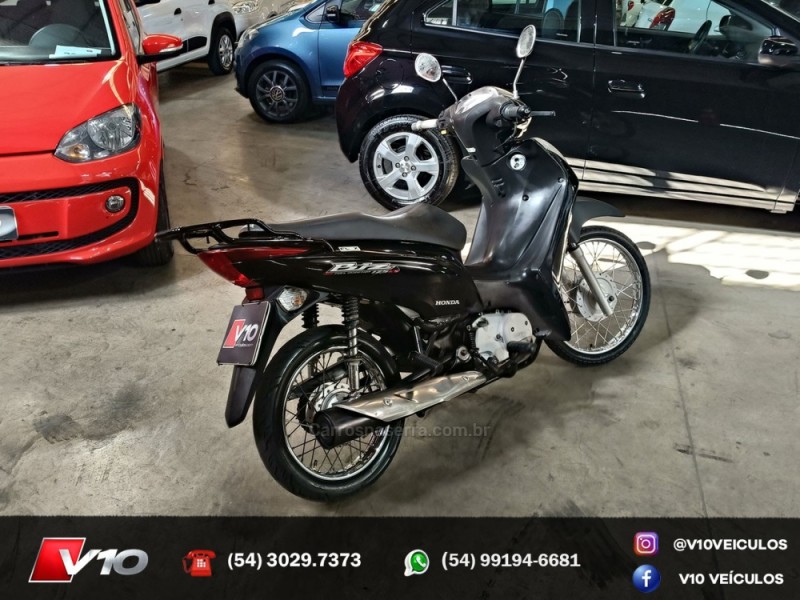 HONDA - BIZ 125 - 2011/2011 - Preta - R$ 7.900,00