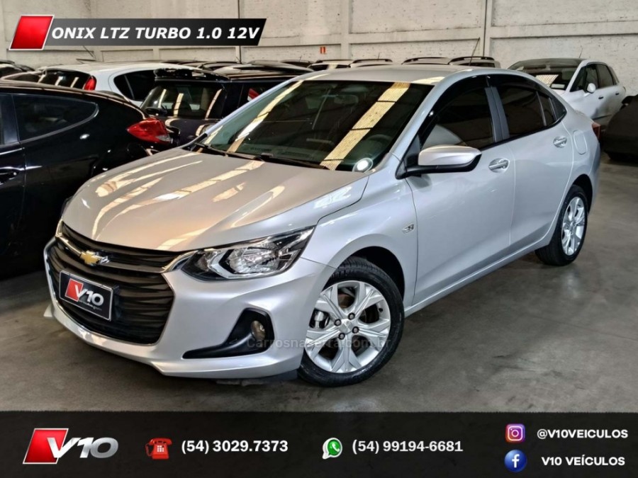 CHEVROLET - ONIX - 2022/2023 - Prata - R$ 80.900,00