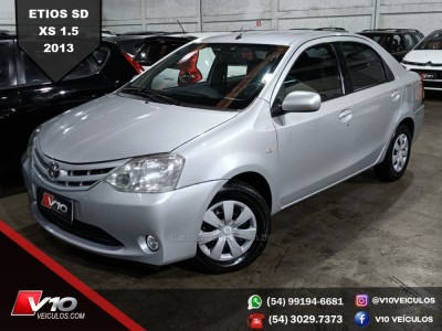 TOYOTA - ETIOS - 2013/2013 - Prata - R$ 37.900,00