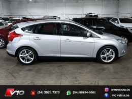 FORD - FOCUS - 2014/2015 - Prata - R$ 52.900,00