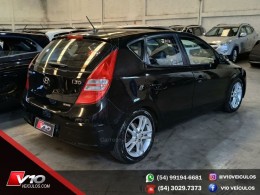 HYUNDAI - I30 - 2010/2011 - Preta - R$ 39.900,00