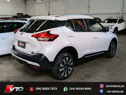 NISSAN - KICKS - 2017/2018 - Branca - R$ 81.900,00