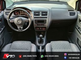 VOLKSWAGEN - FOX - 2014/2015 - Vermelha - R$ 44.900,00