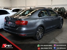 VOLKSWAGEN - JETTA - 2014/2014 - Cinza - R$ 73.900,00