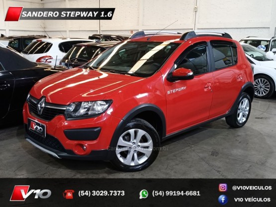 RENAULT - SANDERO - 2017/2018 - Vermelha - R$ 53.900,00