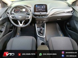 CHEVROLET - ONIX - 2022/2023 - Prata - R$ 74.900,00
