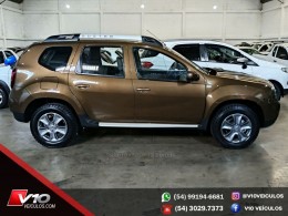 RENAULT - DUSTER - 2015/2016 - Marrom - R$ 67.900,00