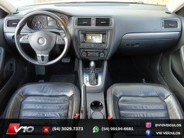 VOLKSWAGEN - JETTA - 2012/2012 - Prata - R$ 64.900,00