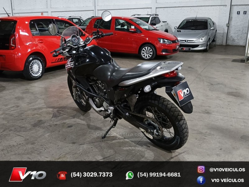 HONDA - XL 700V - 2010/2011 - Preta - R$ 28.900,00