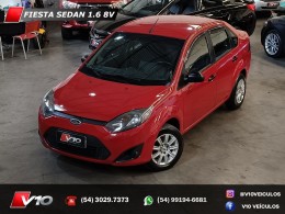 FORD - FIESTA - 2010/2011 - Vermelha - R$ 28.900,00