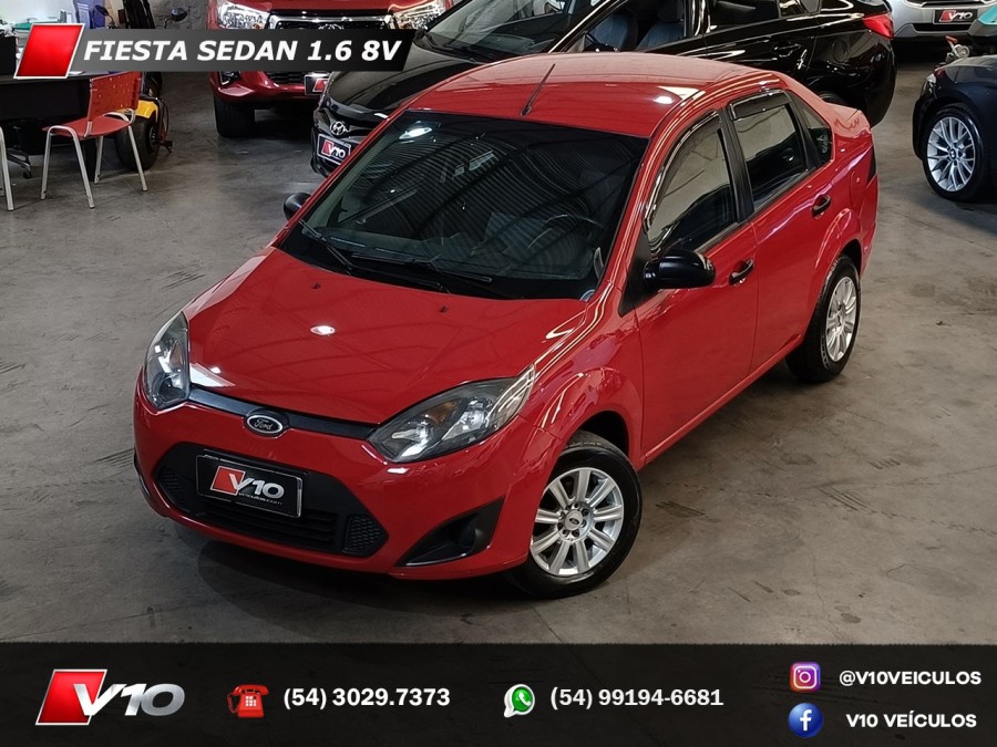 FORD - FIESTA - 2010/2011 - Vermelha - R$ 28.900,00