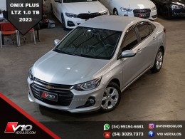 CHEVROLET - ONIX - 2022/2023 - Prata - R$ 80.900,00