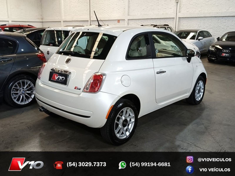 FIAT - 500 - 2011/2012 - Branca - R$ 43.900,00
