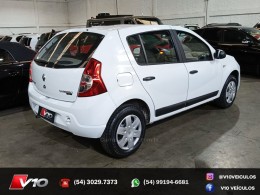 RENAULT - SANDERO - 2009/2010 - Branca - R$ 29.900,00