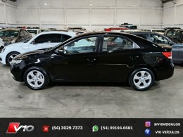 KIA MOTORS - CERATO - 2009/2010 - Preta - R$ 37.900,00