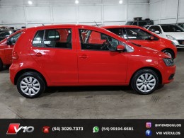 VOLKSWAGEN - FOX - 2014/2015 - Vermelha - R$ 44.900,00