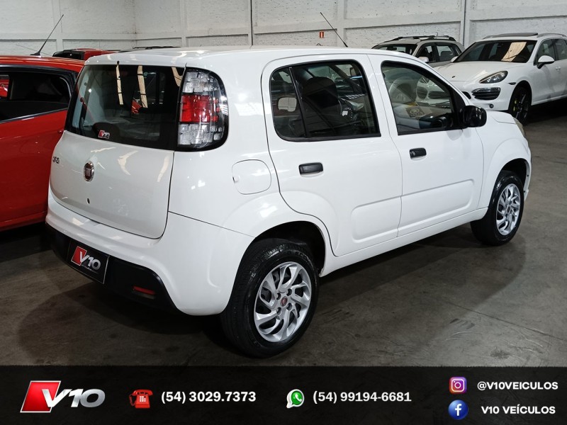 FIAT - UNO - 2020/2021 - Branca - R$ 46.900,00