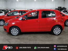 VOLKSWAGEN - FOX - 2014/2015 - Vermelha - R$ 44.900,00