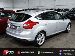 FORD - FOCUS - 2014/2015 - Prata - R$ 52.900,00