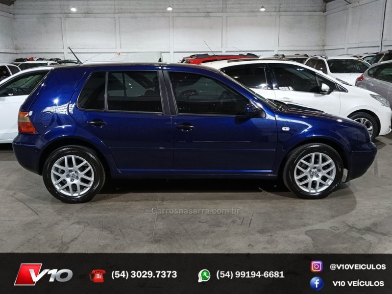 VOLKSWAGEN - GOLF - 1999/2000 - Azul - R$ 25.900,00