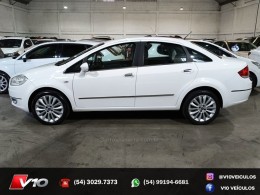FIAT - LINEA - 2011/2012 - Branca - R$ 33.900,00