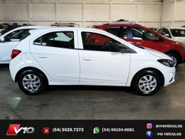 CHEVROLET - ONIX - 2017/2017 - Branca - R$ 47.900,00