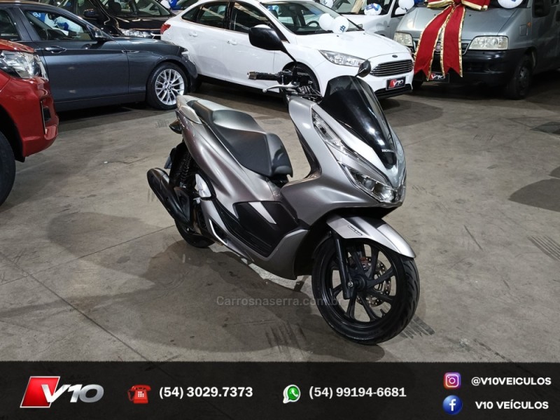 HONDA - PCX - 2019/2019 - Prata - R$ 15.900,00