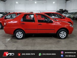 FIAT - SIENA - 2010/2011 - Vermelha - R$ 25.900,00