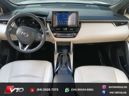 TOYOTA - COROLLA - 2022/2023 - Branca - R$ 157.900,00