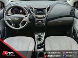 HYUNDAI - HB20S - 2015/2016 - Branca - R$ 53.900,00