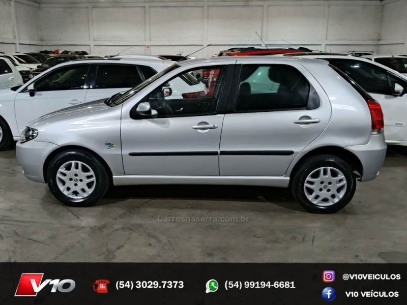 FIAT - PALIO - 2006/2007 - Prata - R$ 26.900,00