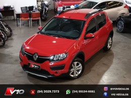 RENAULT - SANDERO - 2017/2018 - Vermelha - R$ 53.900,00
