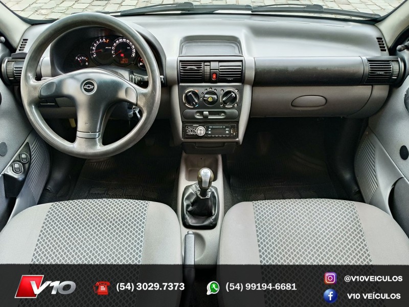 CHEVROLET - CLASSIC - 2009/2010 - Bege - R$ 21.900,00