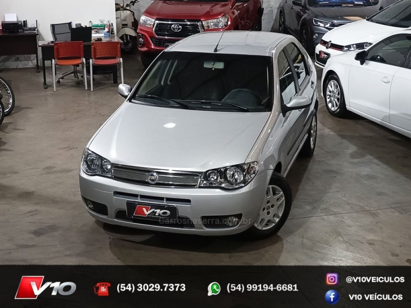 FIAT - PALIO - 2006/2007 - Prata - R$ 26.900,00