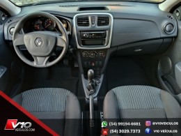 RENAULT - SANDERO - 2018/2019 - Preta - R$ 45.900,00