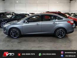 FORD - FOCUS - 2014/2015 - Cinza - R$ 52.900,00