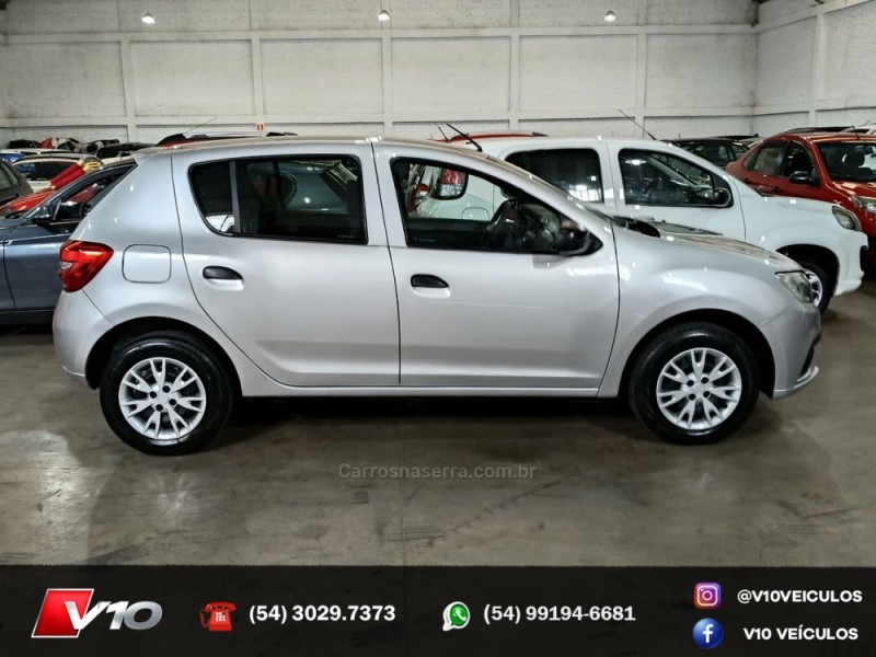RENAULT - SANDERO - 2020/2021 - Prata - R$ 46.900,00