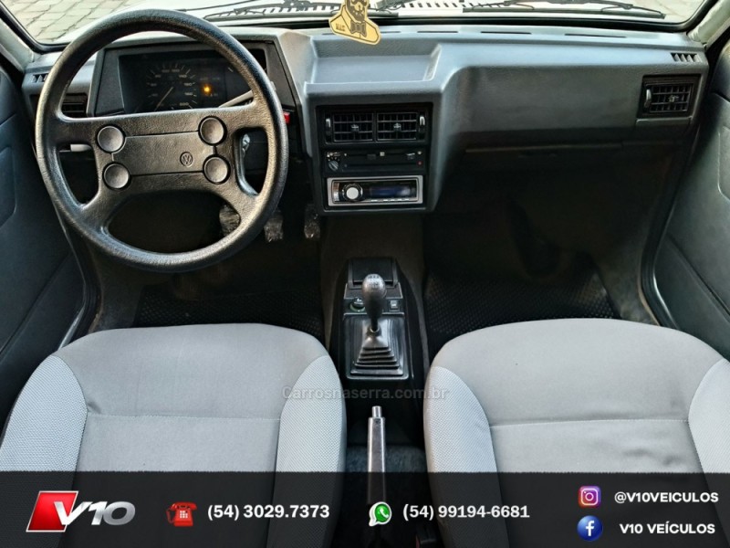 VOLKSWAGEN - VOYAGE - 1994/1995 - Prata - R$ 25.900,00