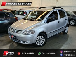 VOLKSWAGEN - FOX - 2004/2005 - Prata - R$ 18.900,00