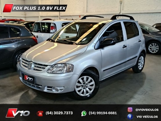 VOLKSWAGEN - FOX - 2004/2005 - Prata - R$ 18.900,00