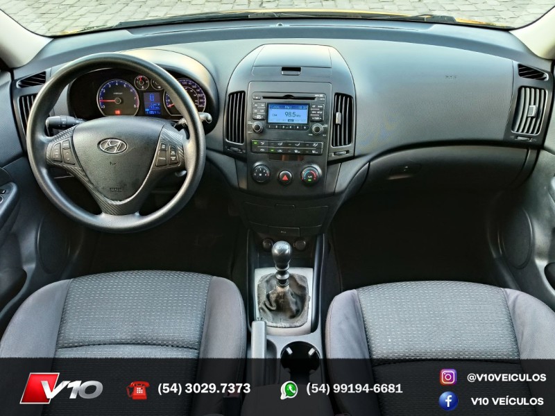 HYUNDAI - I30 - 2010/2011 - Preta - R$ 42.900,00