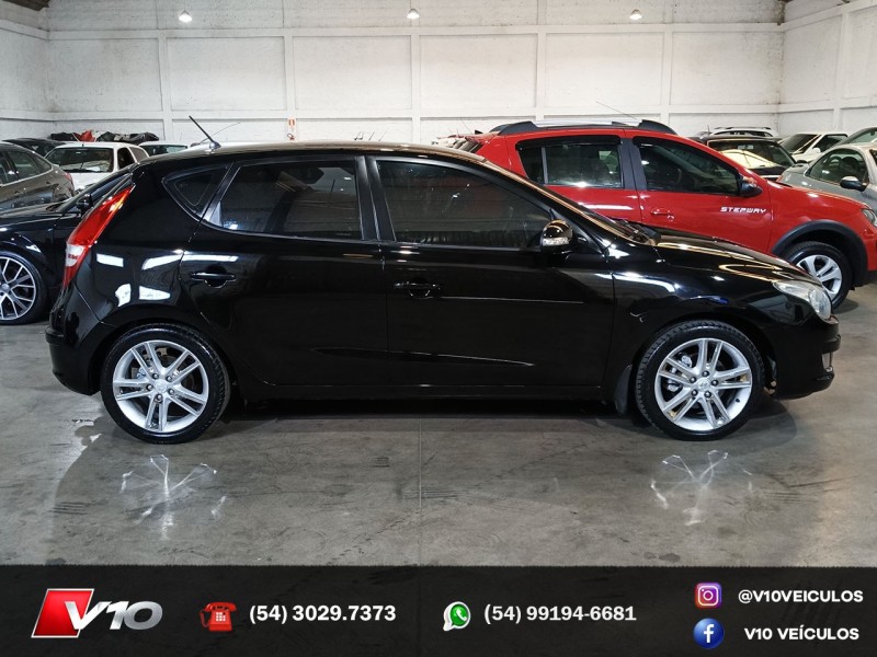 HYUNDAI - I30 - 2010/2011 - Preta - R$ 42.900,00