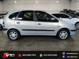 RENAULT - SCÉNIC - 2002/2002 - Prata - R$ 6.900,00