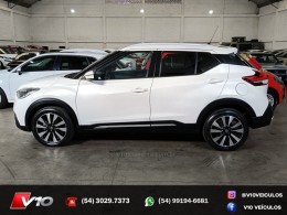 NISSAN - KICKS - 2017/2018 - Branca - R$ 81.900,00
