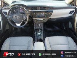 TOYOTA - COROLLA - 2016/2017 - Prata - R$ 92.900,00