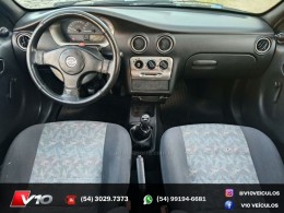 CHEVROLET - CELTA - 2002/2003 - Preta - R$ 15.900,00