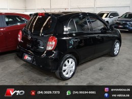 NISSAN - MARCH - 2012/2013 - Preta - R$ 34.900,00
