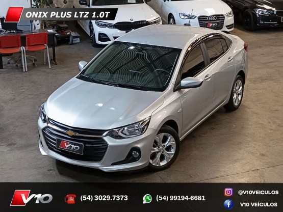 CHEVROLET - ONIX - 2022/2023 - Prata - R$ 74.900,00